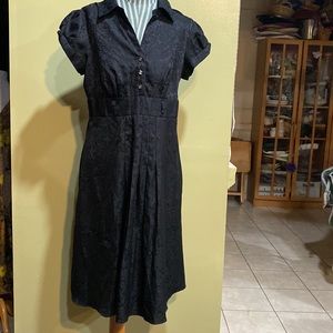 Robbie Bee black floral brocade, Sz 6 dress. Buttons, belt loops, pleated front.